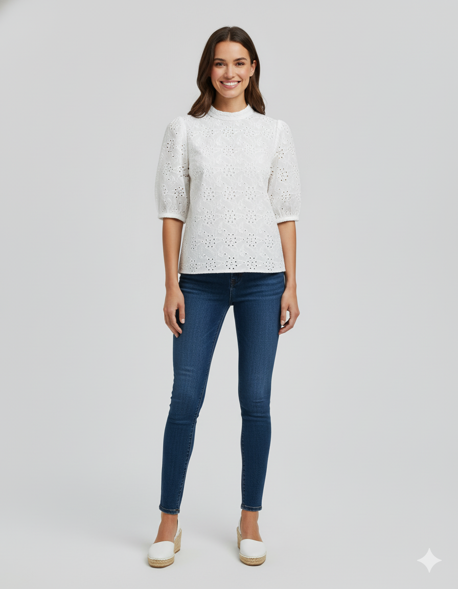 Den Graaf® | Blouse met geborduurde effen staande kraag