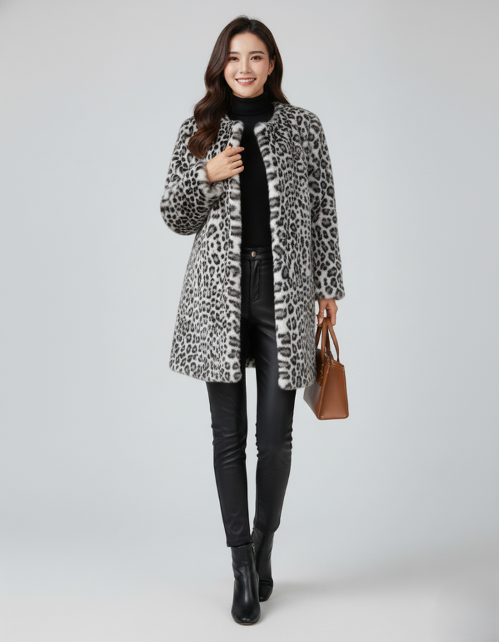 Den Graaf® | Zachte lange jas met luipaardprint