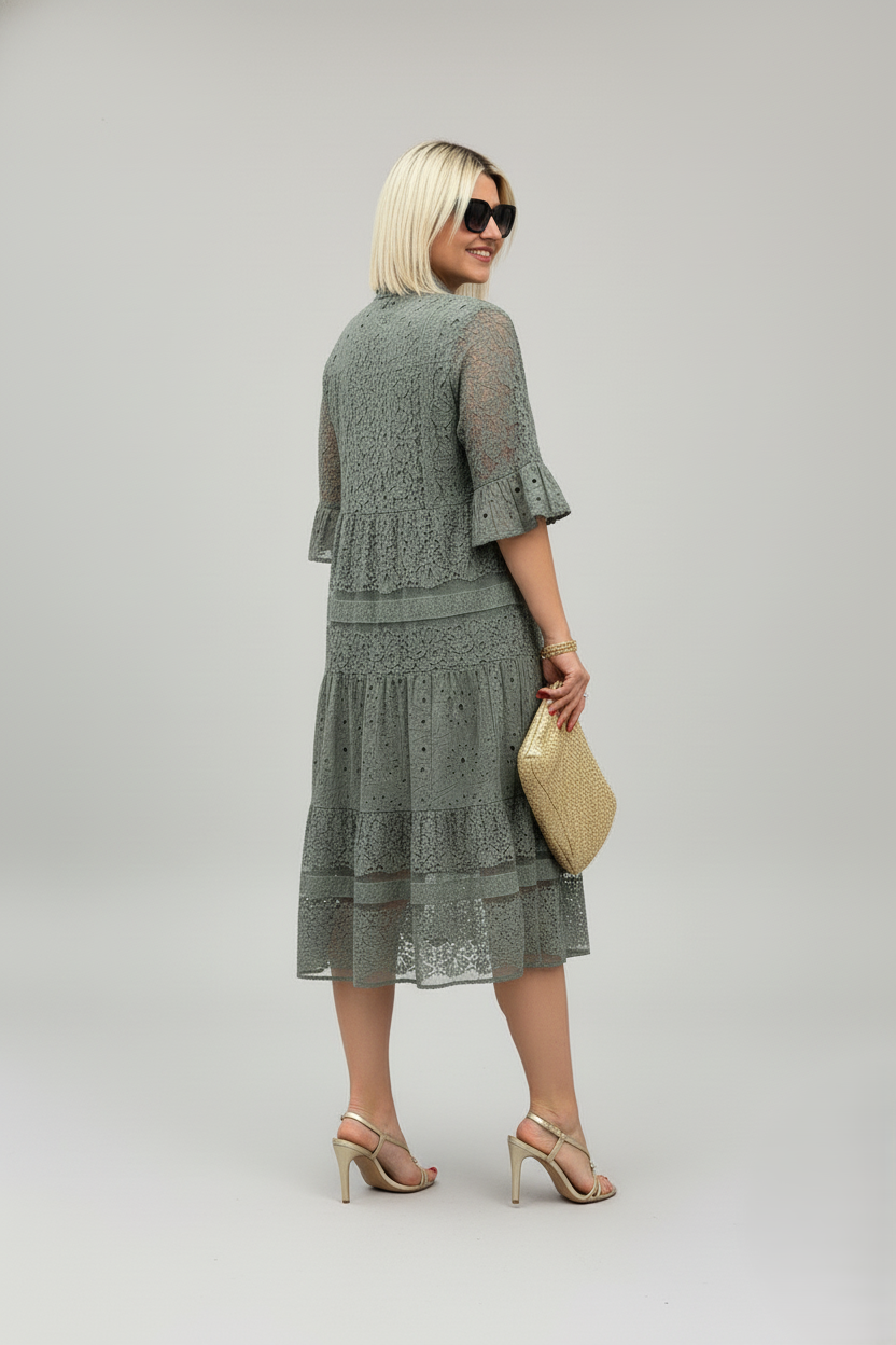 Den Graaf® | Tijdloze jurk met verfijnde details